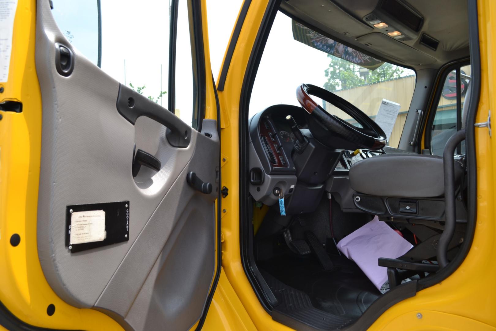 2017 YELLOW /BLACK FREIGHTLINER M2-106 with an CUMMINS ISB 6.7L 220HP engine, ALLISON 2200RDS AUTOMATIC transmission, located at 9172 North Fwy, Houston, TX, 77037, (713) 910-6868, 29.887470, -95.411903 - Photo#14